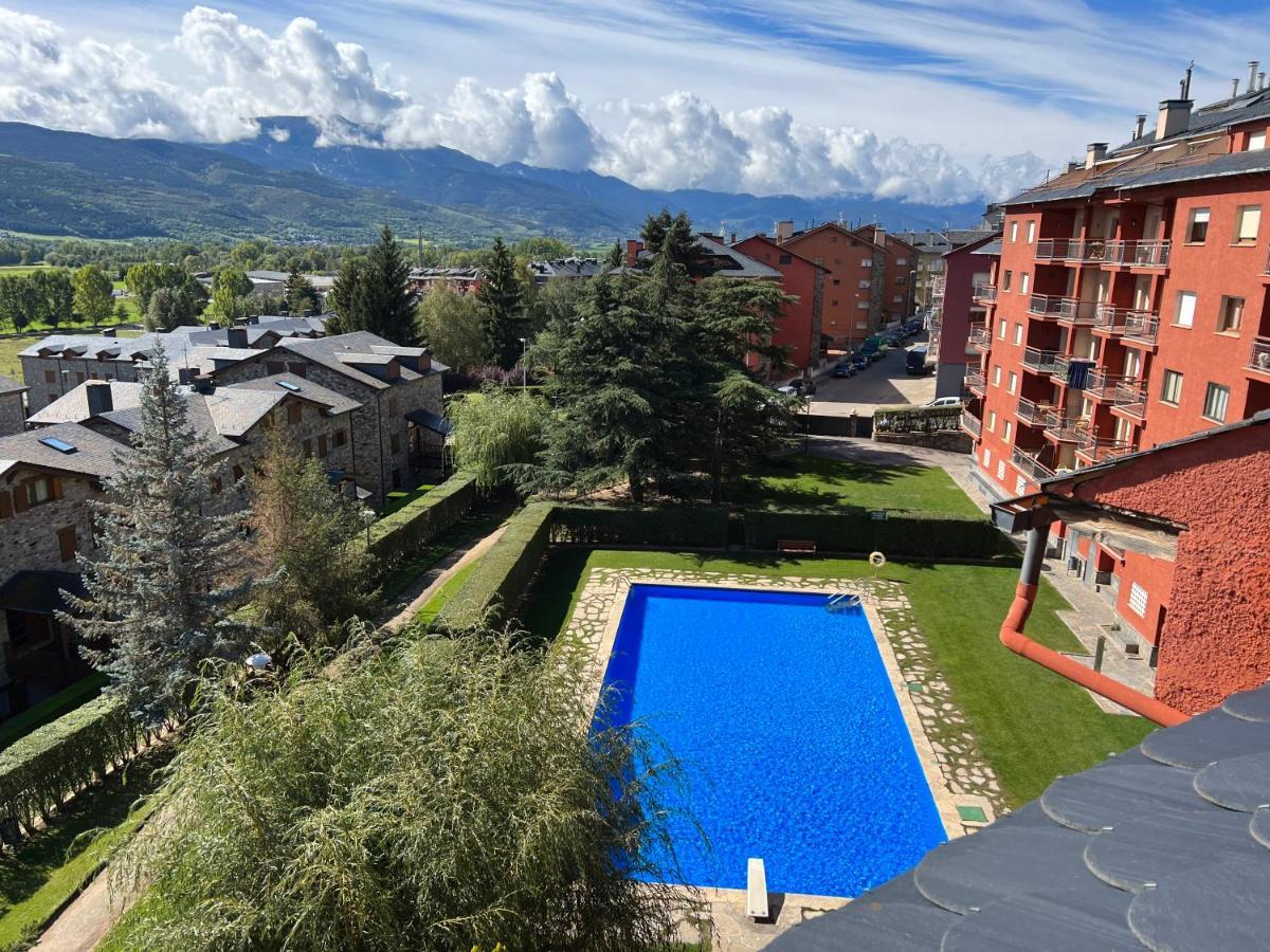 Piso Puigcerda Vistas Y Piscina Apartment ภายนอก รูปภาพ