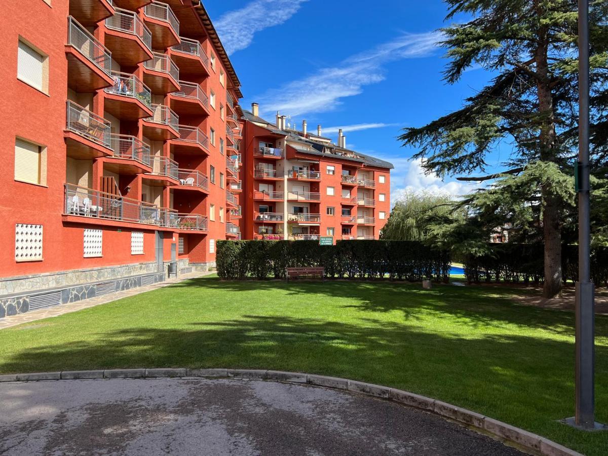Piso Puigcerda Vistas Y Piscina Apartment ภายนอก รูปภาพ